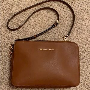 Brown Jetset Michael Kors purse!